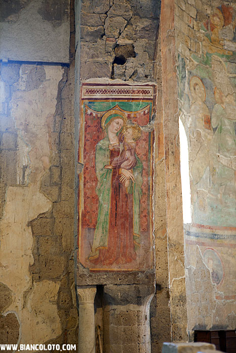 Церковь Сан-Пьетро. Фрески. Тускания