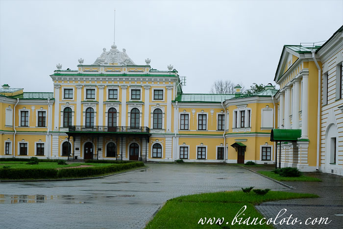 Императорский дворец