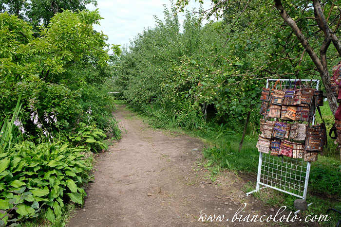 Монастырский сад