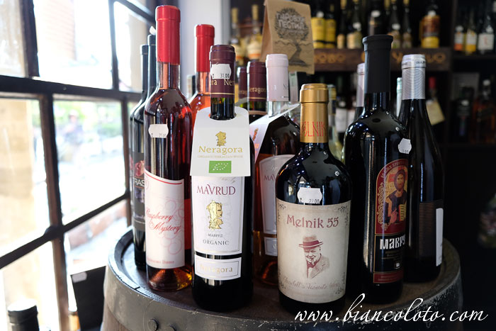 Винотека. Улица Самоводска Чаршиа