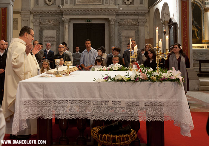 Церковь Санта-Мария-Формоза. Служба.