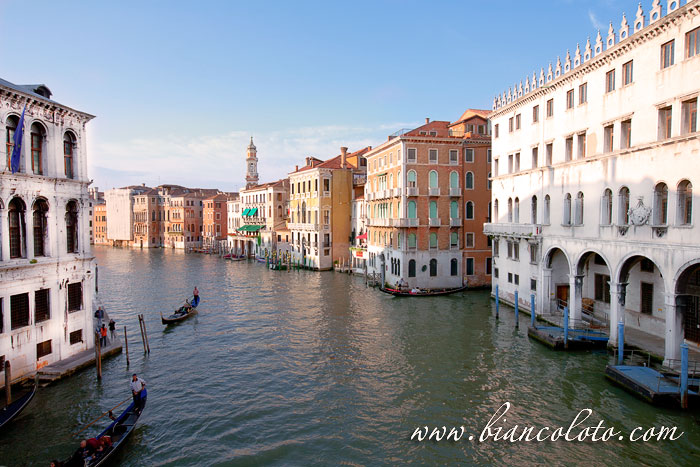 Вид на Гранд Канал с моста Риальто