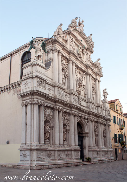 Церковь Санта-Мария-дель-Джильо (Santa Maria del Giglio)