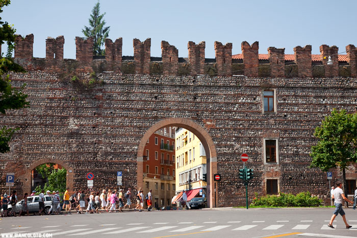 Ворота Бра. Городская стена Вероны