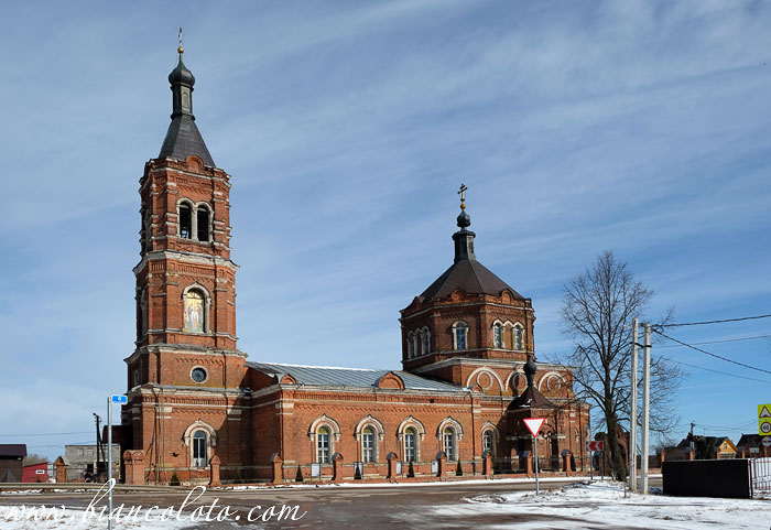 Храм Рождества Пресвятой Богородицы в селе Суворово  