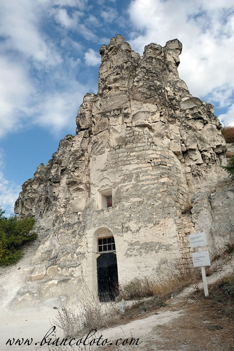 Пещерный храм Сицилийской иконы Божьей Матери в Больших Дивах
