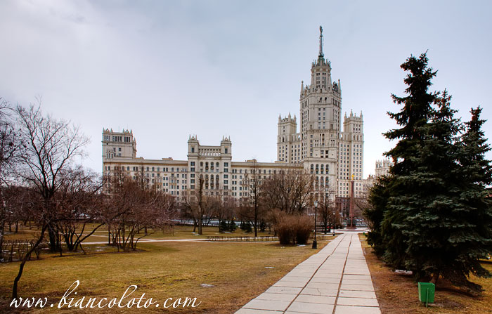 Жилой дом на Котельнической набережной
