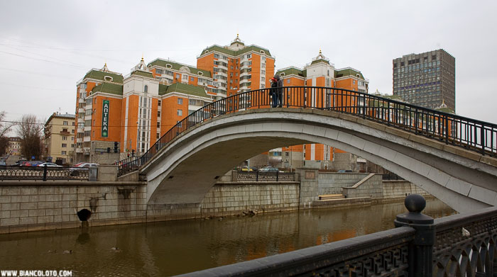 Вдоль Яузы, Москва