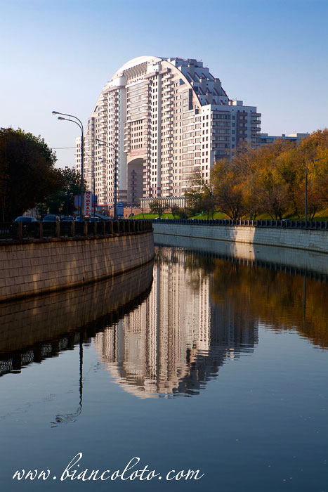 Вдоль Яузы, Москва